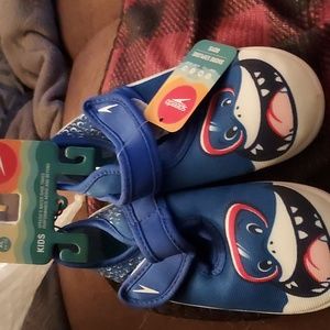 Boysshark water shoes